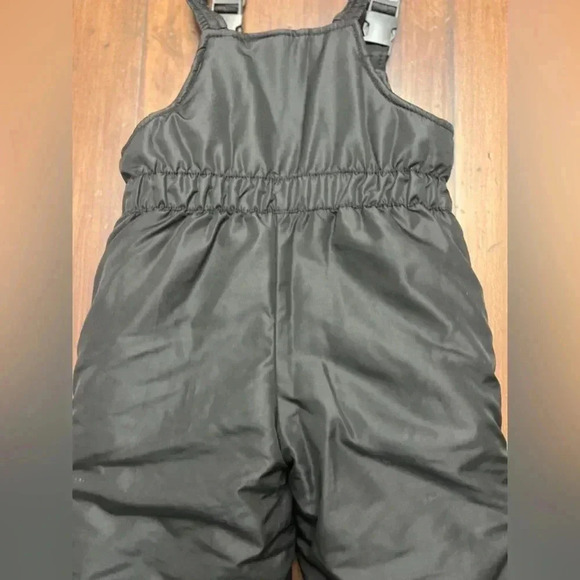 2/$12 Oshkosh Snow Bibs Black Size 4 Unisex Zip Adjustable Winter Ski Snowboard - Picture 7 of 9